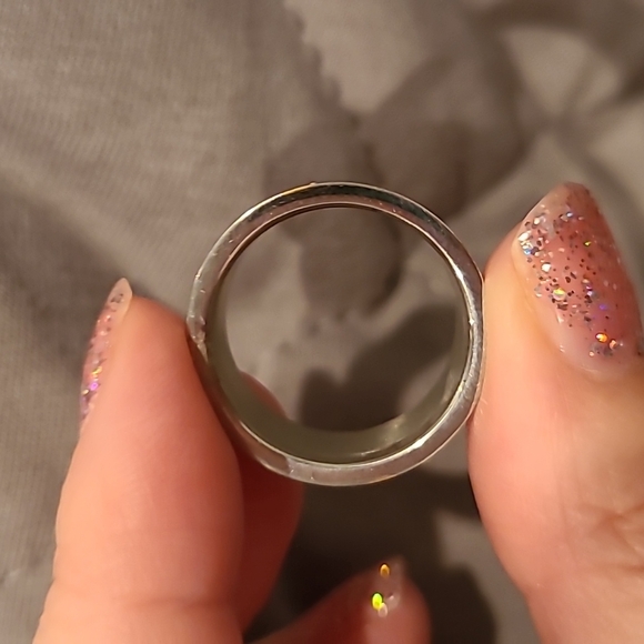 Stainless steel ribbed ring with goldtone highlights - Picture 5 of 8